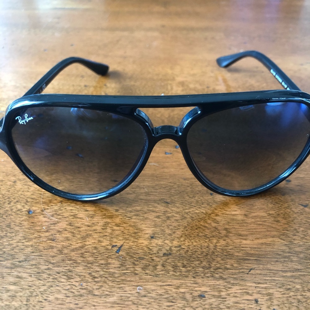 Ray Ban Aviator Sunglasses.